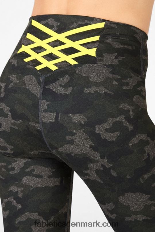 Fabletics Kvinder boost powerhold højtaljet 7/8 legging 63 PNX2T868 trækul camo/blad