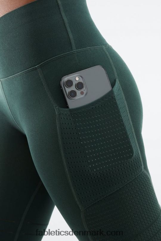 Fabletics Kvinder højtaljet skulpturel lomme kort PNX2T543 klassisk hvid/sort