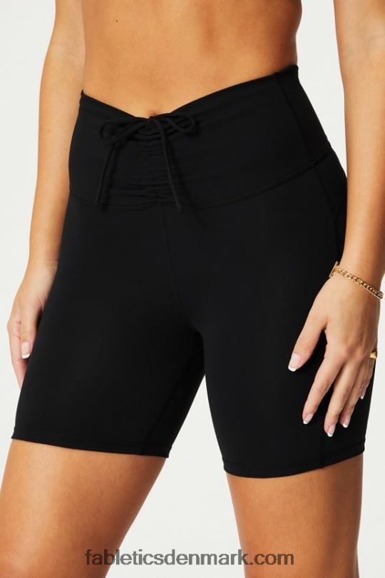 Fabletics Kvinder pureluxe ultra højtaljet rynket 6" kort PNX2T610 klassisk hvid/grafisk