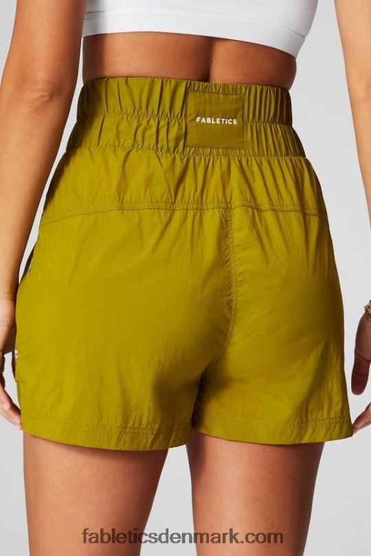 Fabletics Kvinder ultra højtaljet nylonshort PNX2T606 olivenlund/reflekssølv