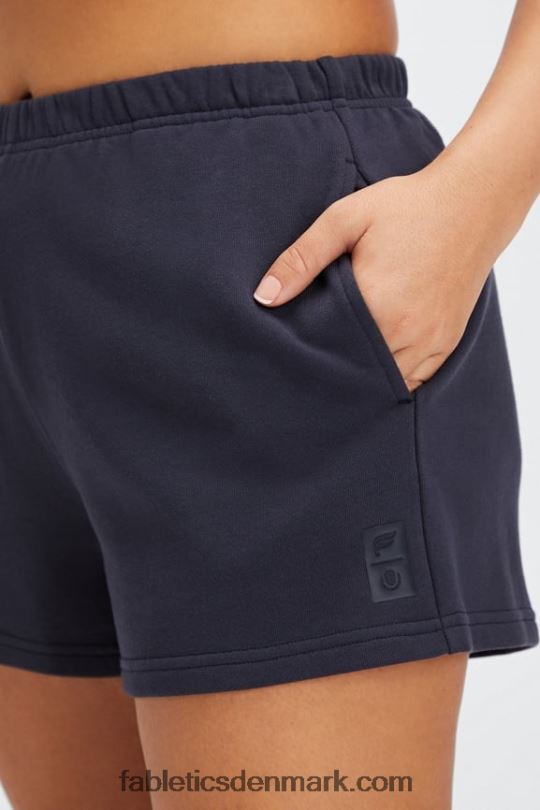Fabletics Kvinder universal letvægts go-to slim sweatshorts til tennis PNX2T378 snoet twill/dyb rød