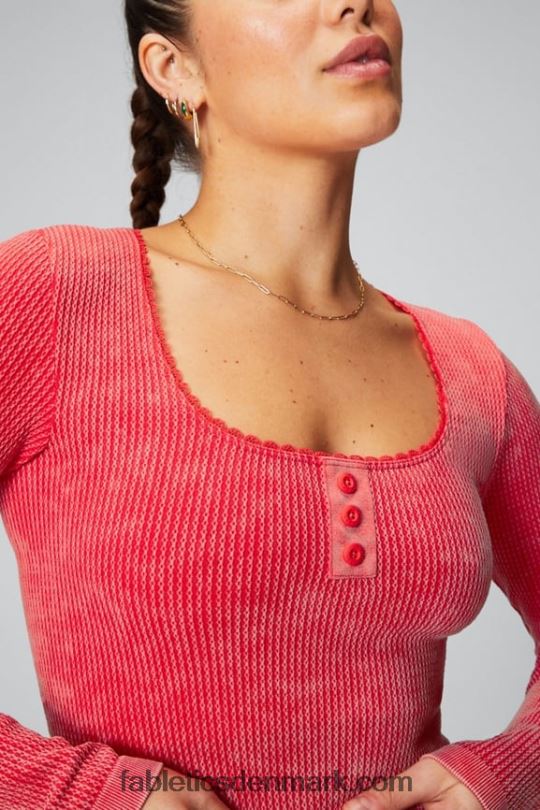Fabletics Kvinder kabelstrikket langærmet top PNX2T2608 vasket jordbærrød