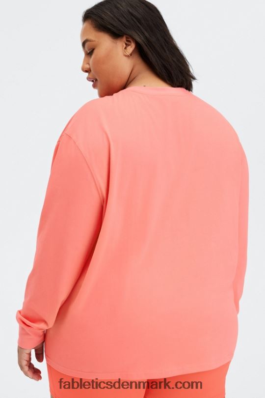 Fabletics Kvinder langærmet kæreste t-shirt PNX2T2665 støvet inferno