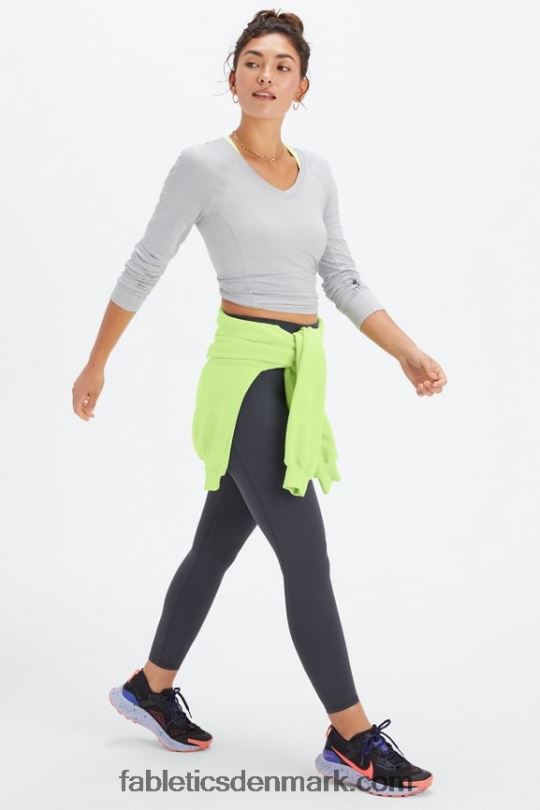 Fabletics Kvinder phoenix lite langærmet top med v-hals PNX2T2591 mineralgrå/sort knockout