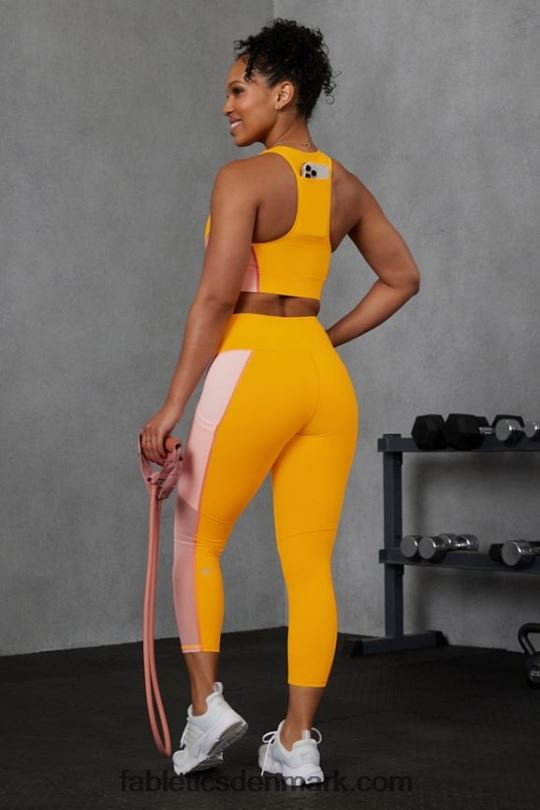 Fabletics Kvinder on-the-go medium impact sports bh 111 PNX2T1738 eftermiddagssol/lyserød smørcreme