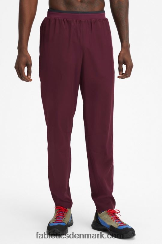 Fabletics Mænd den grundlæggende buks PNX2T3075 merlot