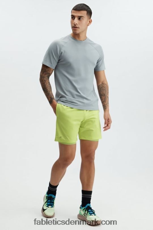 Fabletics Mænd den grundlæggende korte 165 PNX2T3342 falmet kalk