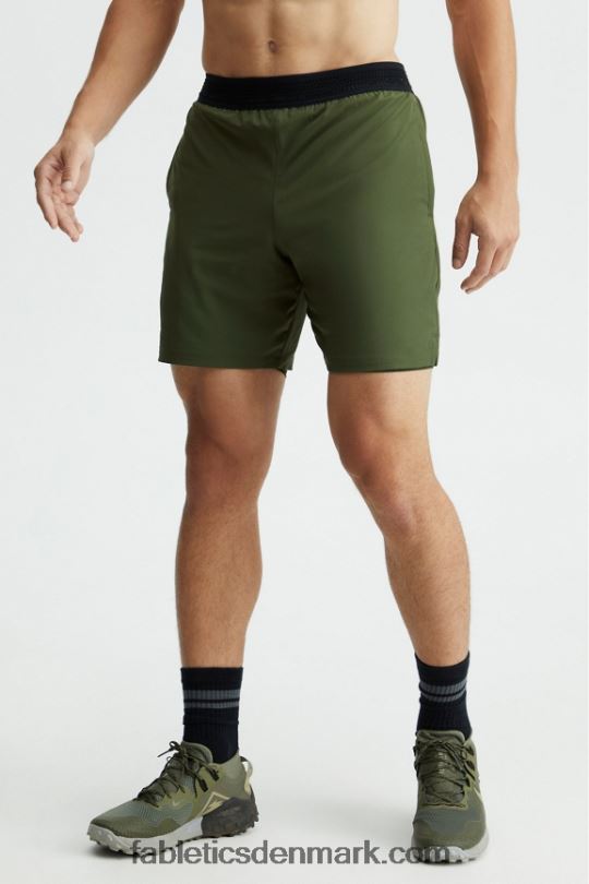 Fabletics Mænd den grundlæggende korte 166 PNX2T3346 olivengrøn