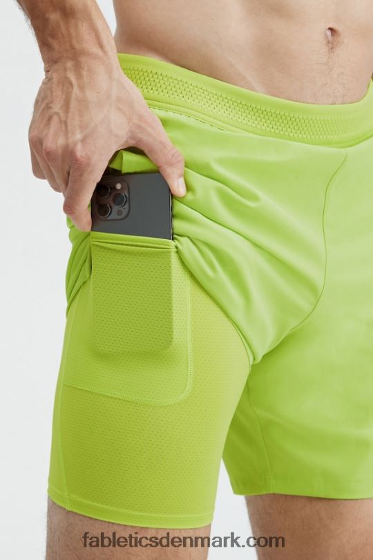 Fabletics Mænd den grundlæggende korte (foret) PNX2T3321 livlig lime