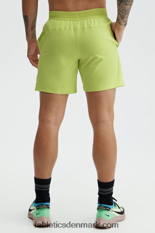Fabletics Mænd den grundlæggende korte (foret) PNX2T3325 falmet kalk