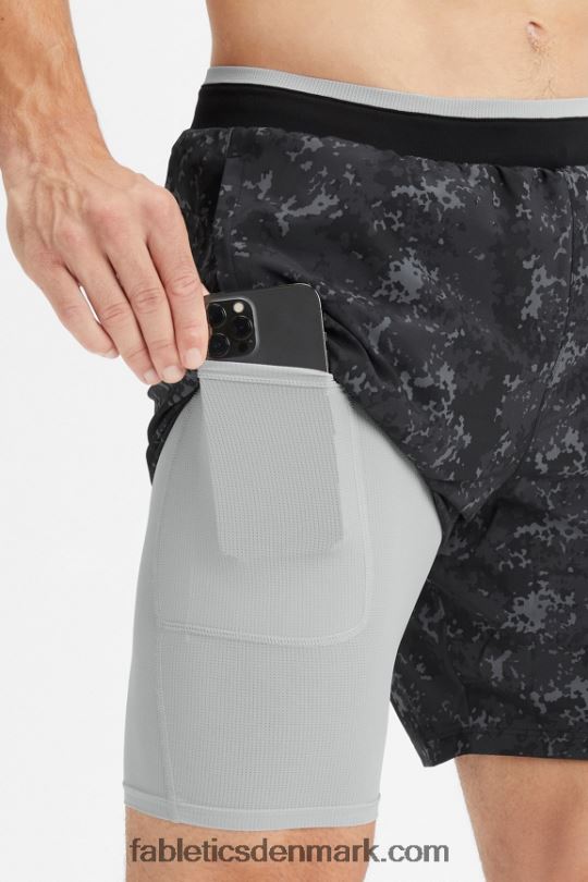 Fabletics Mænd den grundlæggende korte ii (foret) 138 PNX2T3152 sort nueue camo