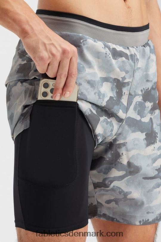 Fabletics Mænd den grundlæggende korte ii (foret) 150 PNX2T3226 skygge grå camo