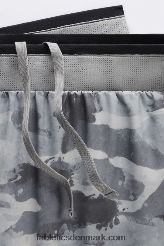 Fabletics Mænd den grundlæggende korte ii (foret) 150 PNX2T3226 skygge grå camo