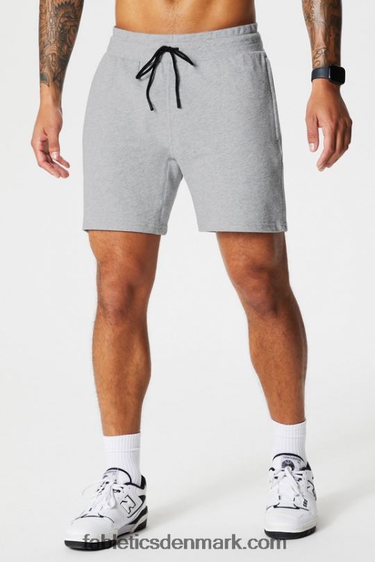 Fabletics Mænd den lette go-to short PNX2T3284 klassisk grå lyng