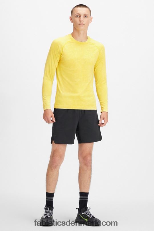 Fabletics Mænd træningsdagen langærmet t-shirt PNX2T3574 vasket ørkenguld